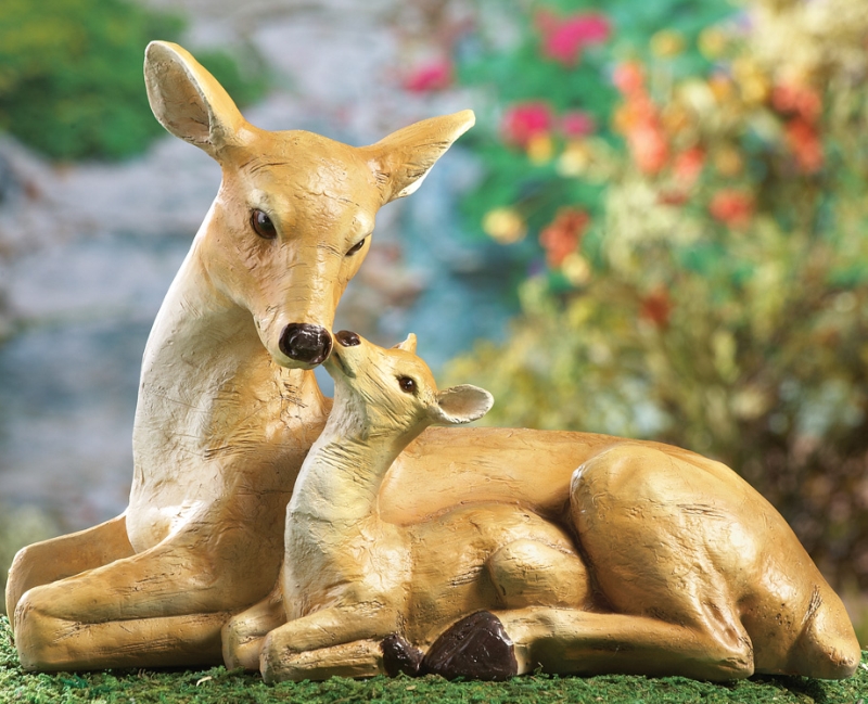 Mother and Fawn Deer Garden Statue Decor